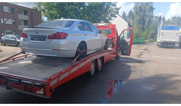 In 8320 Mårslet - Abschleppdienst für einen PKW. Effizienter Service für Autofahrer nahe der Straßen 15 und 27.