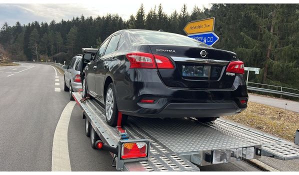 In 3770 Allinge - Abschleppdienst für einen PKW. Effizienter Service für Autofahrer in der malerischen Umgebung von Bornholm.