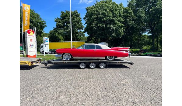 In Enns 4030- Abschleppdienst für einen PKW. Effizienter Service für Autofahrer in der Nähe der Straßen S10 und B1.