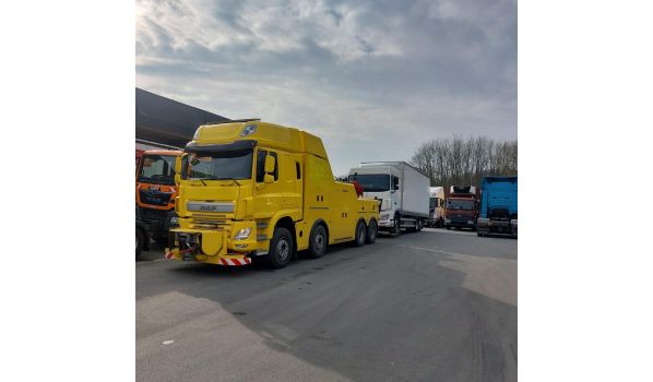LKW-Abschlepp in Fischamend 2401 in der Nähe der Autobahnen A4 und A21. Schnelle Hilfe bei Pannen auf einer wichtigen Strecke.