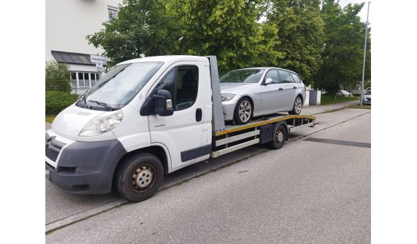 In Klosterneuburg 3420- Abschleppdienst für einen PKW. Effizienter Service für Autofahrer in der Nähe der Straßen S5 und B14.