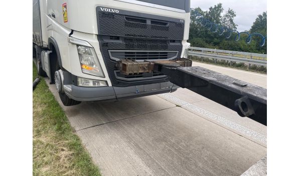 Truck towing service in Heemstede, 2012 near the A9 motorway. Fast assistance with breakdowns on an important route.