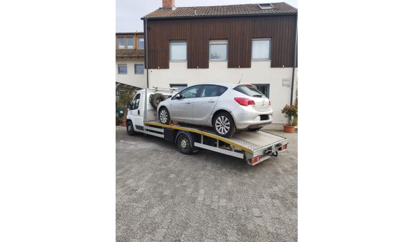 In Vlaardingen, 3051 – Car breakdown assistance. Efficient towing service for drivers near roads N3, N209, N210.