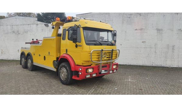 Truck towing service in Dottignies, 7711 near the A14 motorway. Fast assistance with breakdowns on an important route.