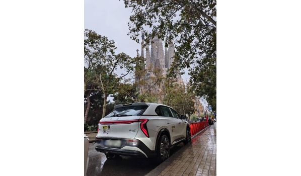 Car towing service in Żory, 44-40. Efficient service for drivers near roads S8, E40.