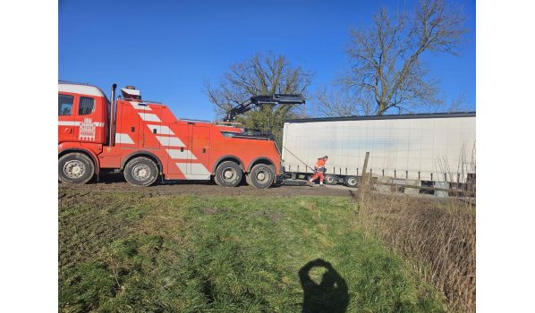 Truck towing service in Rejowiec, 22-110 near expressway S12. Fast assistance with breakdowns on an important route.