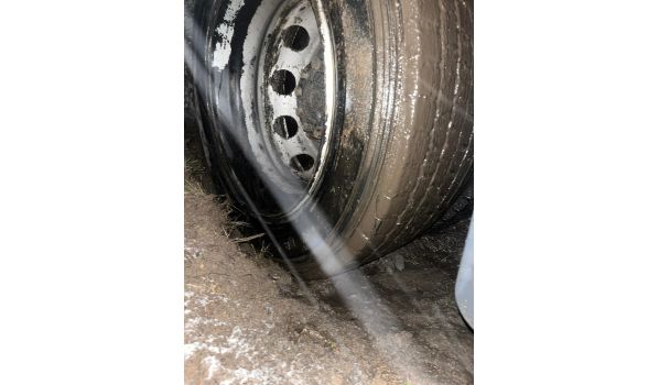 16-050 Michałowo, Lkw Reifenwechsel mit der Größe 305/70 R22.5 nach Panne auf der Bundesstraße