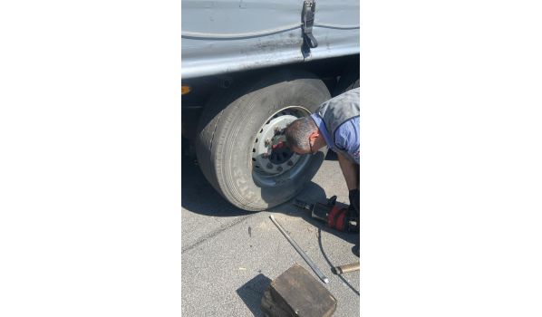 05-090 Raszyn, trailer tire service with size 385/55 R22.5 at the roadside 