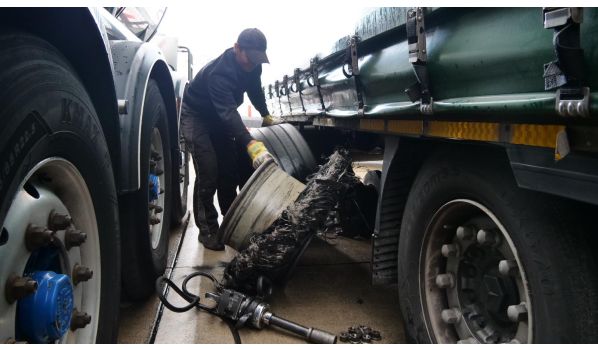 18-500 Zambrów, mobiler Reifendienst für einen Trailer mit der Größe 425/65 R22.5