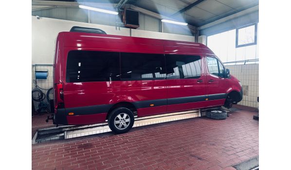 87-200 Warlubie, mobiler Reifenservice für ein Fahrzeug auf einem Parkplatz 