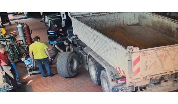 09-200 Słupno, Lkw Reifenwechsel mit der Größe 315/75 R22.5 nach Reifenpanne