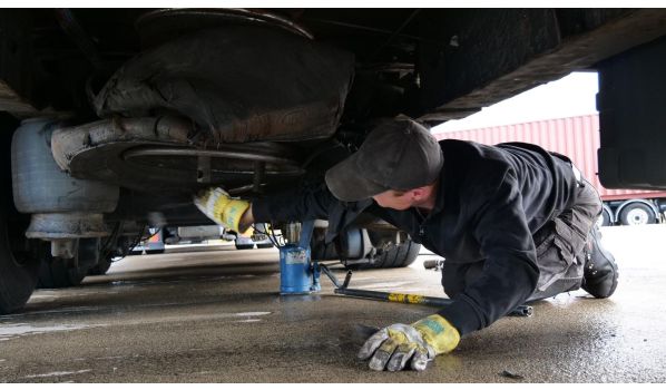 44-300 Rybnik, mobile tire service for a trailer with size 445/65 R22.5 