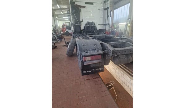 32105 Bad Salzuflenas, Sunkvežimio ratlankio ir padangos keitimas po gedimo