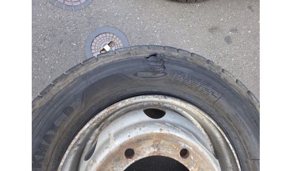 39122 Bördeland, schimb roată după pană și jantă avariată pe A4 