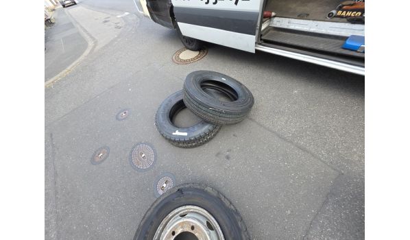 41363 Jüchen, schimbare de anvelopă după avarie