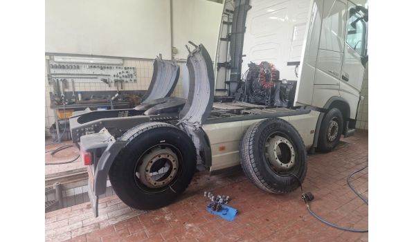 19067 Leezen, schimb anvelopă camion după pană, inclusiv reparații minore 