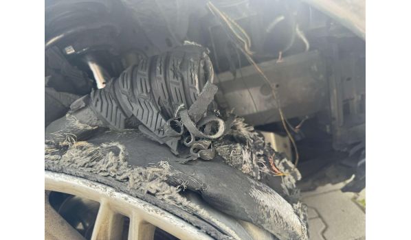 26434 Вангерланд, мобильный шиномонтаж при спущенном колесе на парковке 