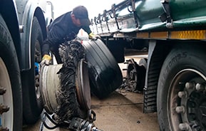 Замена шин на грузовике на автобане – мобильный сервис AUTOWELT Truckservice