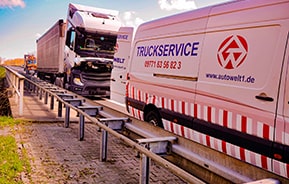 Помощь на дороге грузовику на обочине от AUTOWELT Truckservice