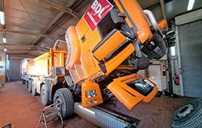 Ремонт самосвала в мастерской AUTOWELT