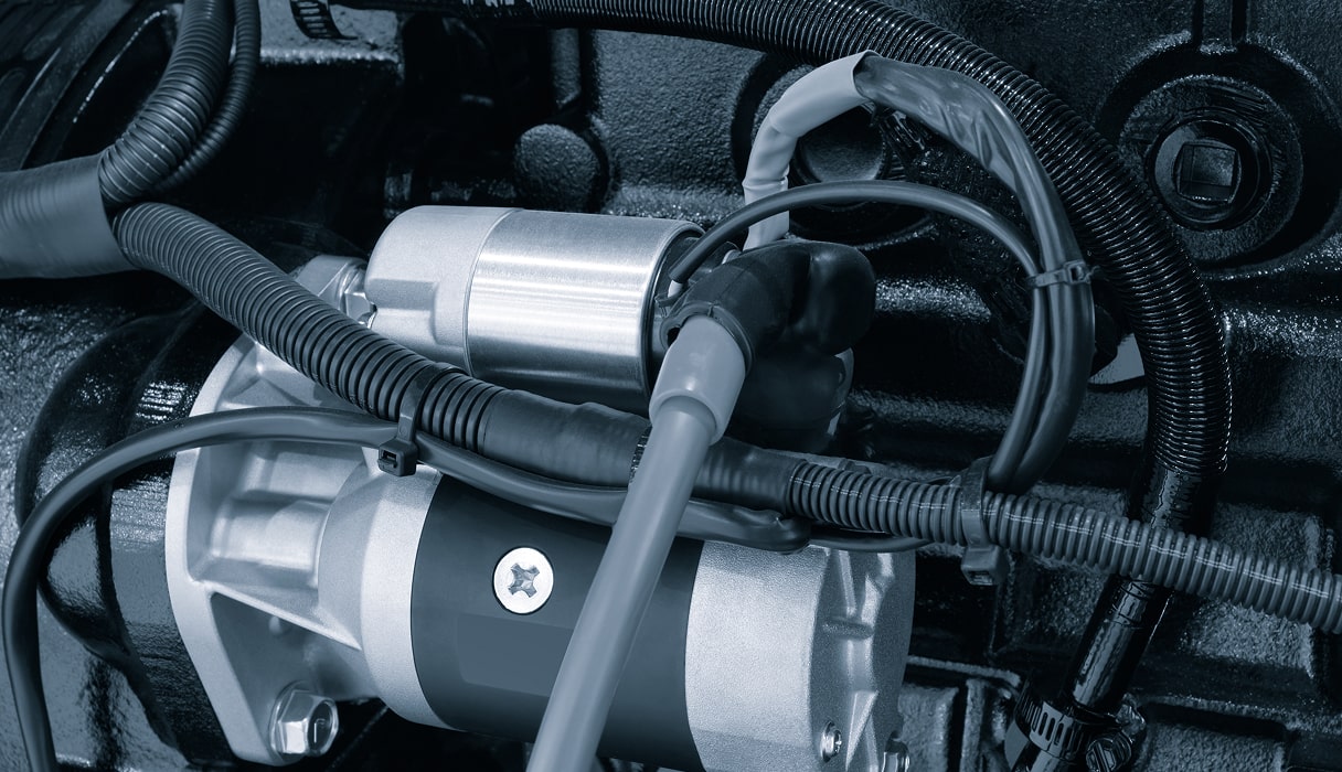 Repararea și înlocuirea demarorului camionului în Germania