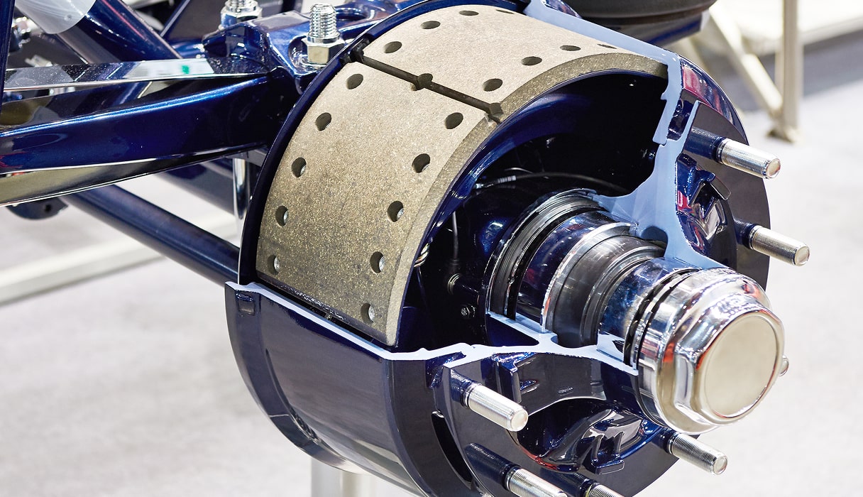 Reparația plăcuțelor și discurilor de frână ale camionului în Germania